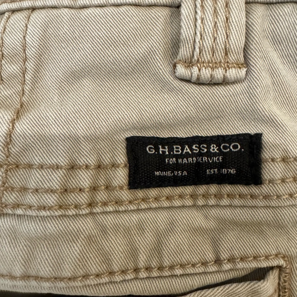 G.H. Bass & Co. Khaki Shorts. Size 34W. - Picture 7 of 7